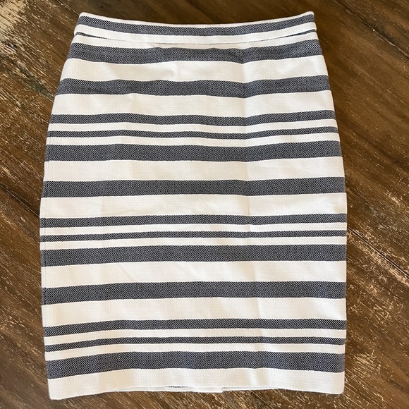 NWOT. J.Crew Double-Stripe Pencil Skirt - Picture 1 of 3